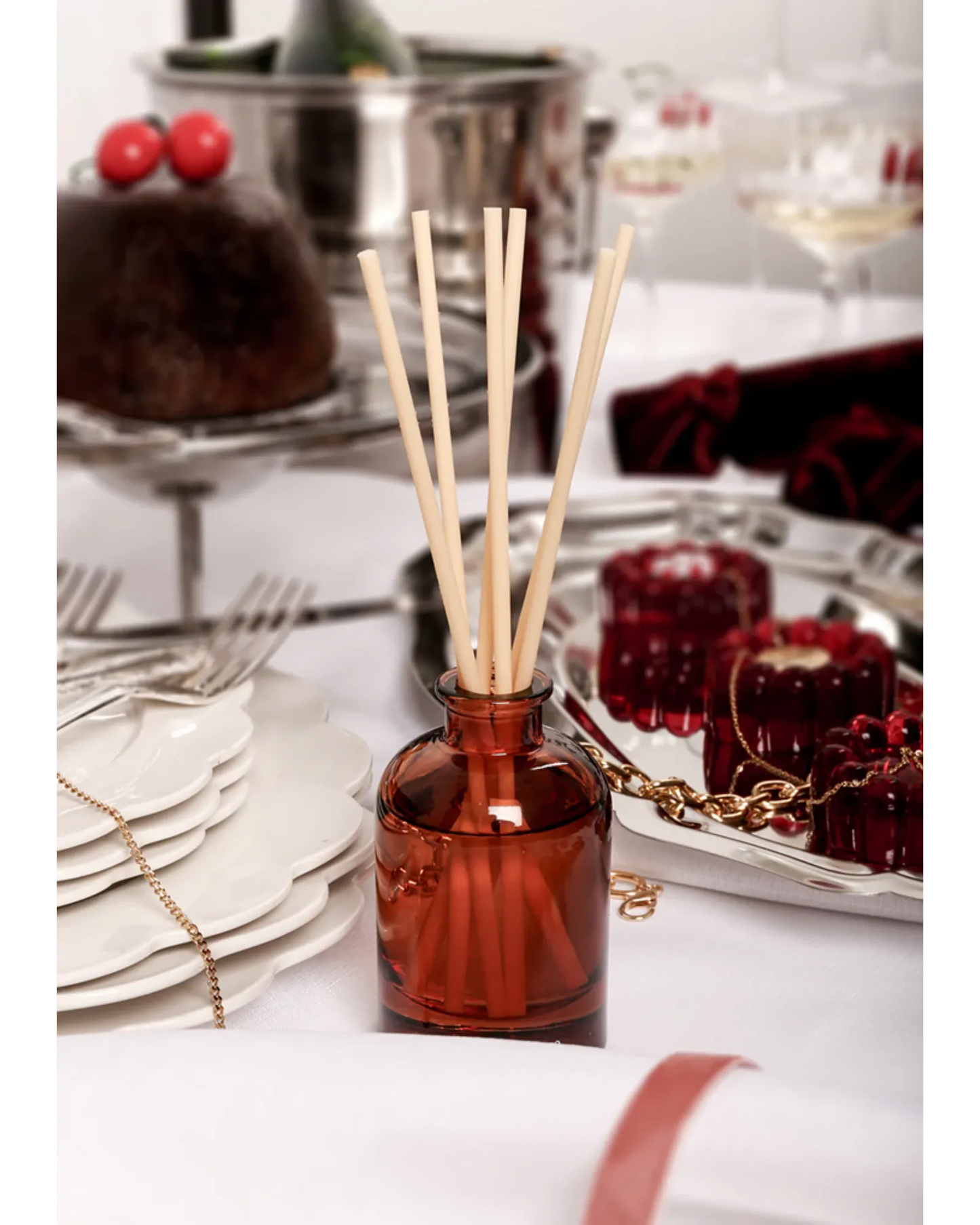 The Festive Collection White Lily & Holly Reed Diffuser 100ml